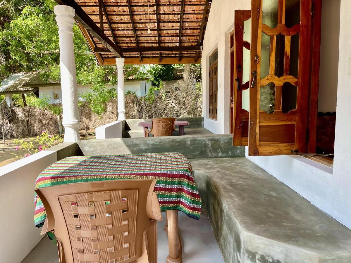 Hotel Lazy Bay Arugam Bay Esterno foto